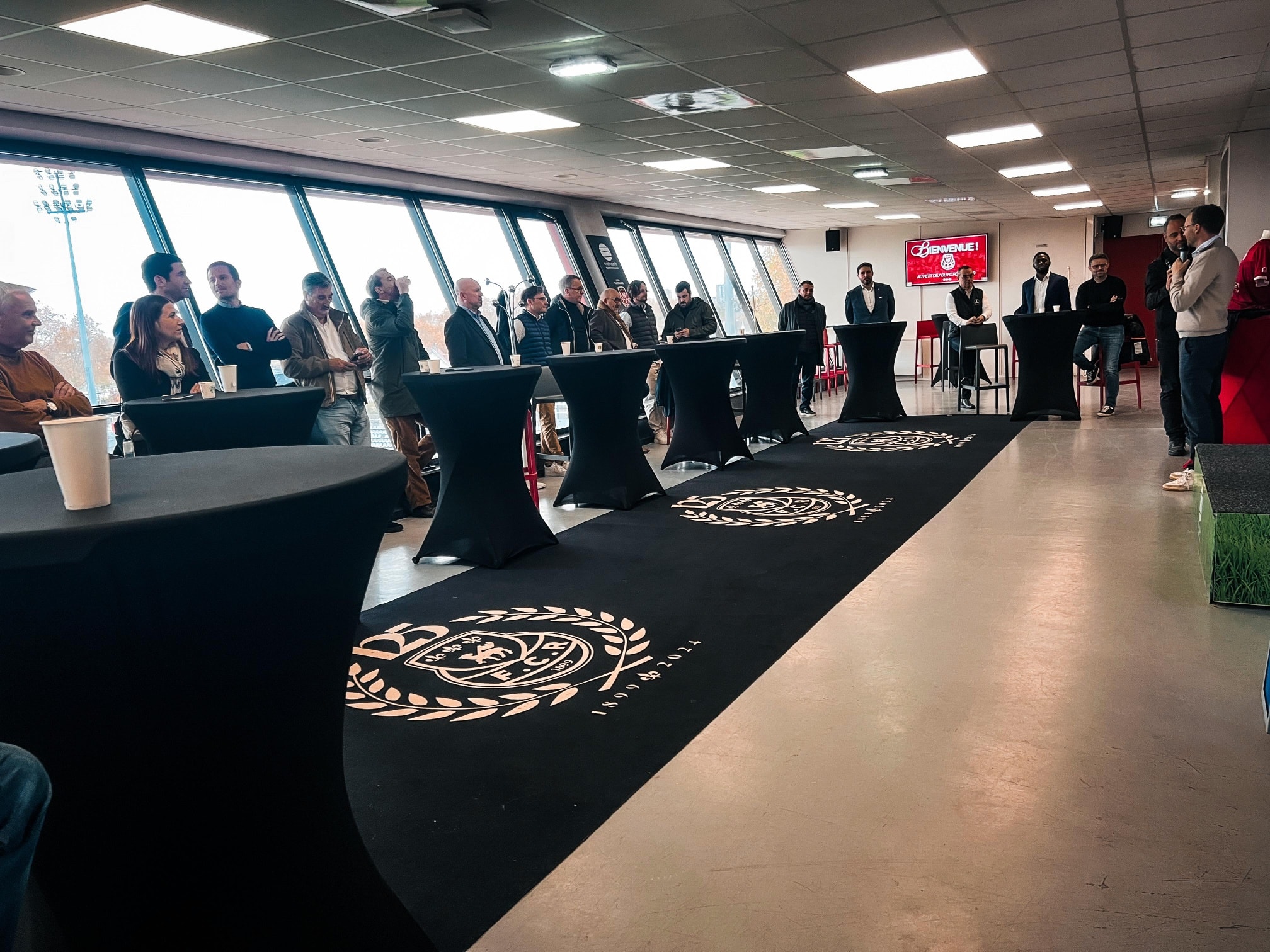 Le petit-déjeuner des partenaires du club à Diochon