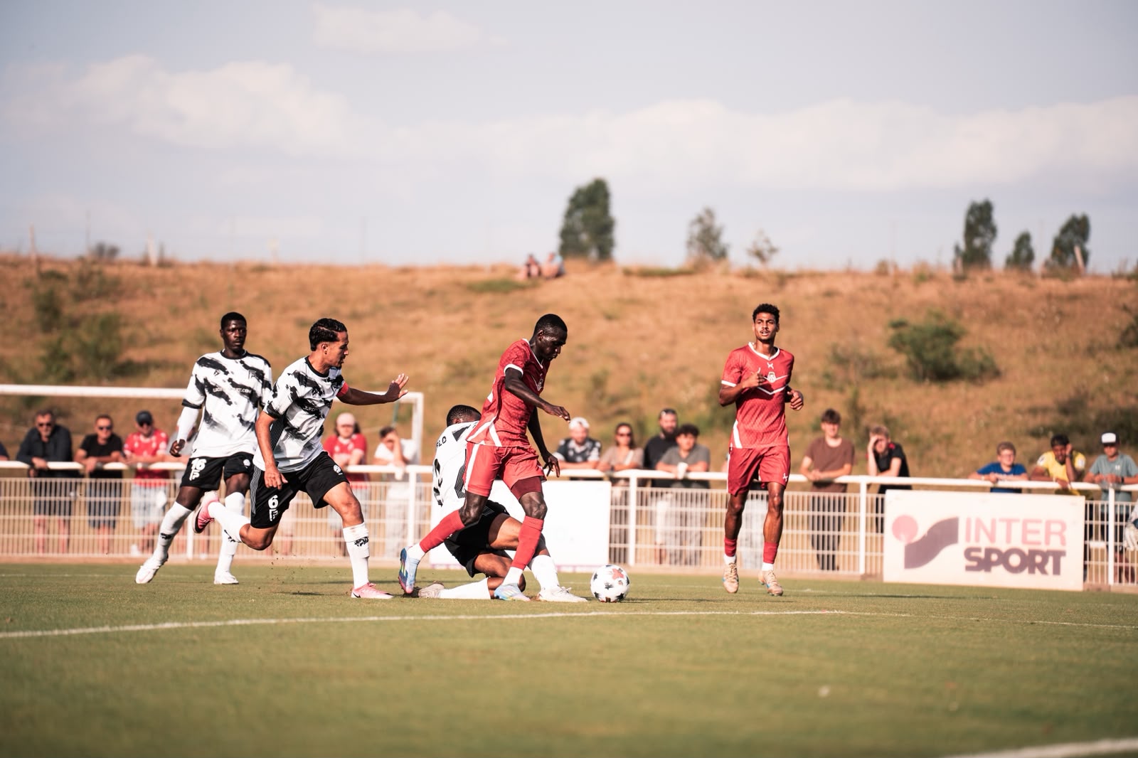 Le FCR s&rsquo;impose largement contre Petrus Flo